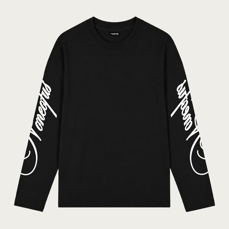BLACK/WHITE SCRIPT LONGSLEEVE